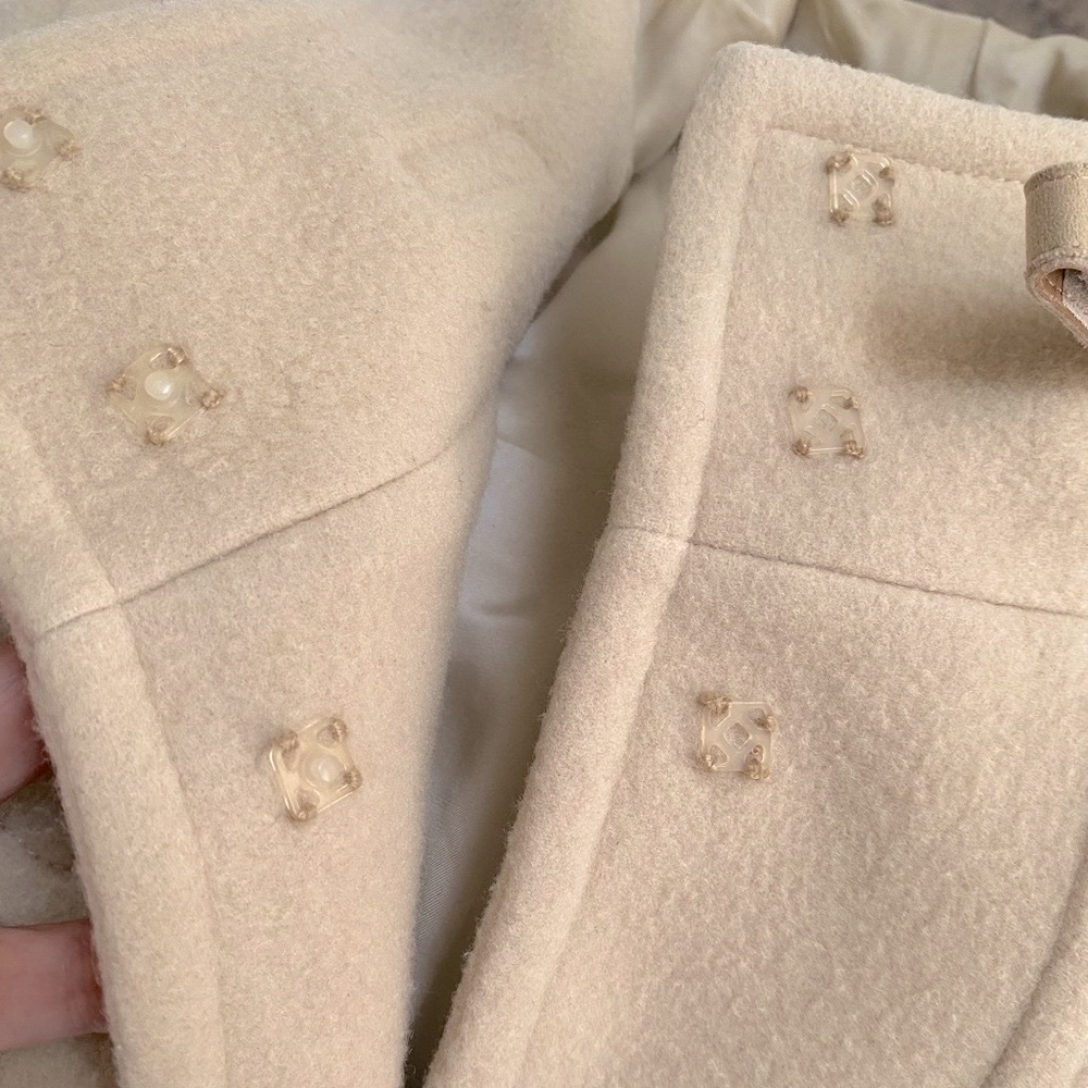 Elegant Cream Women's Coat - Picture 5 of 8